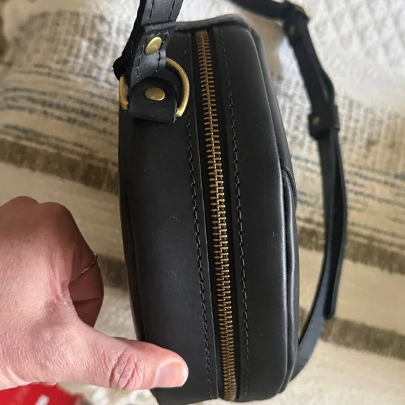 PLG Smoothly Black Large Circle - Picture 3 of 5